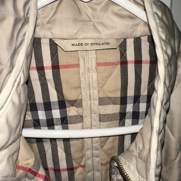 Burberry Beige Quilted Jacket with Plaid Interior - Picture 7 of 8